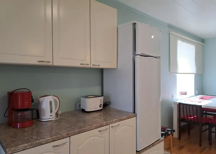 Viirpuu Puhkemaja * Kuressaare